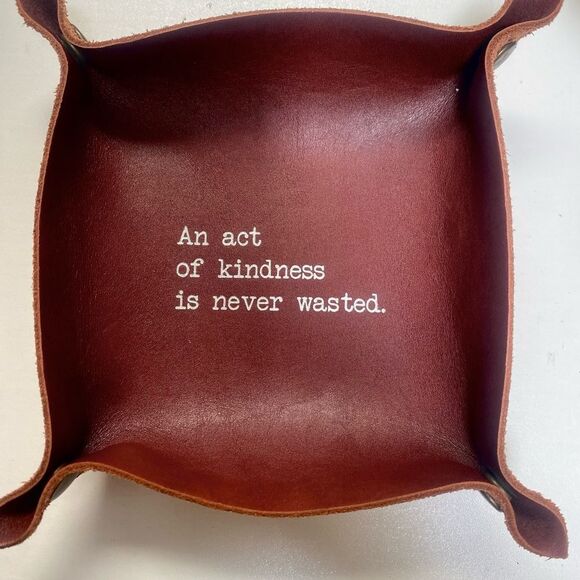 LEATHER CATCH ALL- JEWERLY TRAY- PRACTICAL STORAGE TRAY- KEY HOLDER- NWOT - Picture 6 of 6